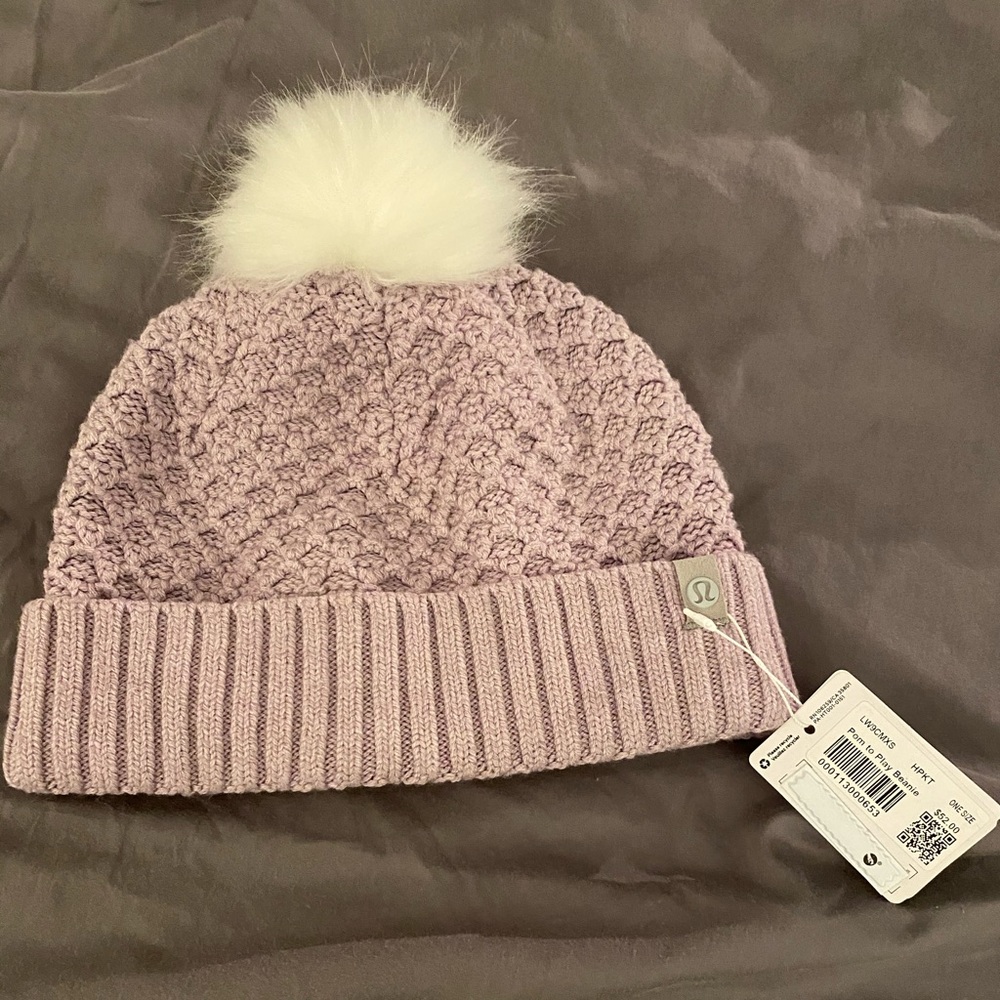 NWT LULULEMON BEANIE